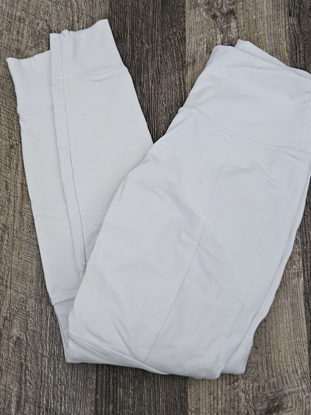 ALO Avenue White Leggings